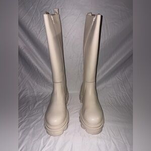 Elegant Cream Women's Boots